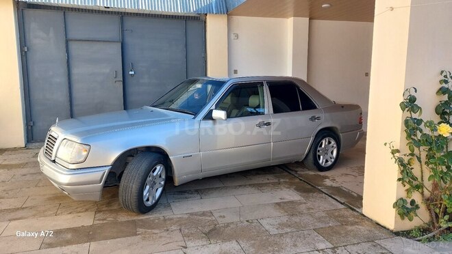 Mercedes E 200 1994, 264,000 km - 2.0 л - İsmayıllı
