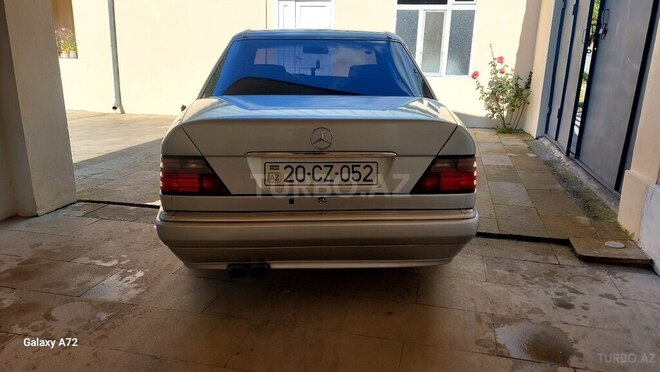 Mercedes E 200 1994, 264,000 km - 2.0 л - İsmayıllı