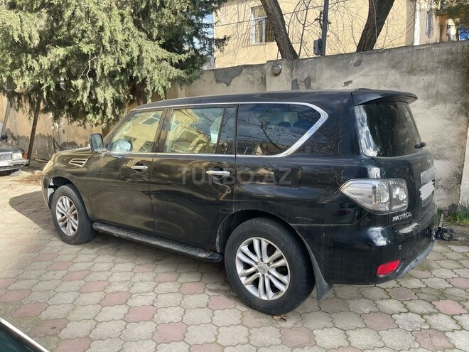 Nissan Patrol 2011, 230,000 km - 5.6 л - Bakı