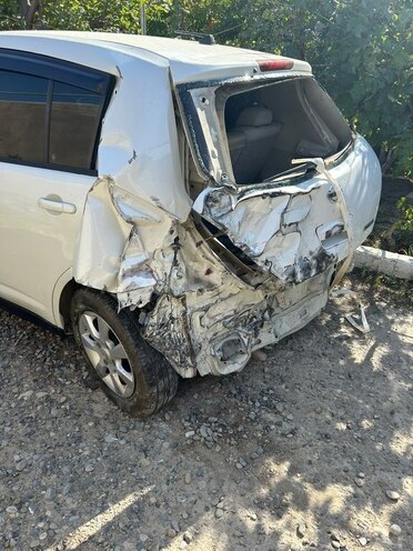 Nissan Tiida 2006, 330,000 km - 1.6 l - Bakı
