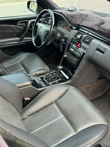 Mercedes E 320 2000, 348,000 km - 3.2 l - Bakı
