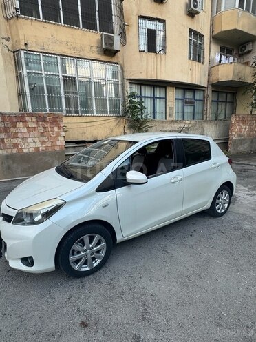 Toyota Yaris 2011, 225,890 km - 1.3 l - Bakı