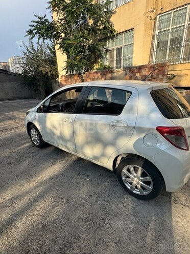 Toyota Yaris 2011, 225,890 km - 1.3 l - Bakı