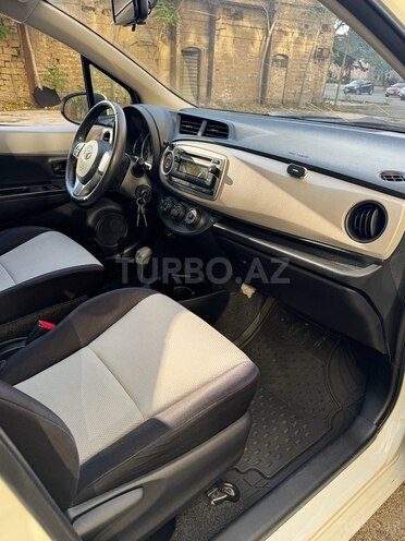 Toyota Yaris 2011, 225,890 km - 1.3 l - Bakı