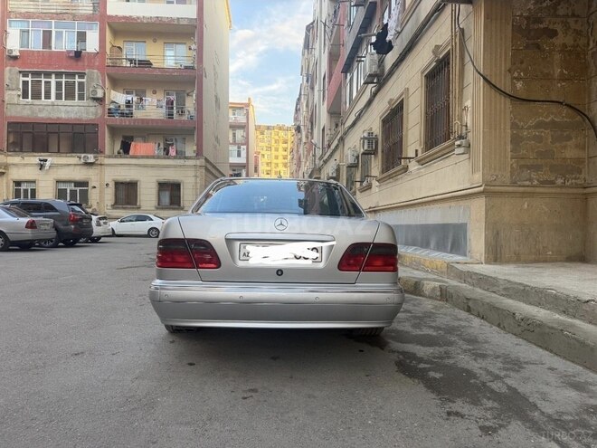 Mercedes E 320 2002, 297,692 km - 3.2 л - Bakı