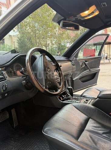 Mercedes E 320 2002, 297,692 km - 3.2 л - Bakı