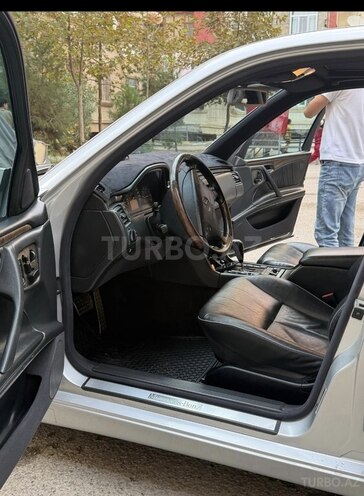 Mercedes E 320 2002, 297,692 km - 3.2 л - Bakı