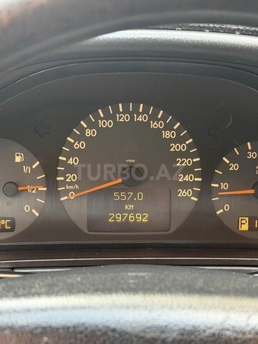 Mercedes E 320 2002, 297,692 km - 3.2 л - Bakı