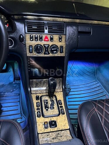Mercedes E 220 2000, 400,000 km - 2.2 l - Bakı