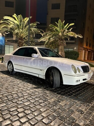 Mercedes E 220 2000, 400,000 km - 2.2 l - Bakı