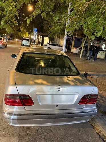 Mercedes E 240 2000, 440,000 km - 2.4 l - Bakı