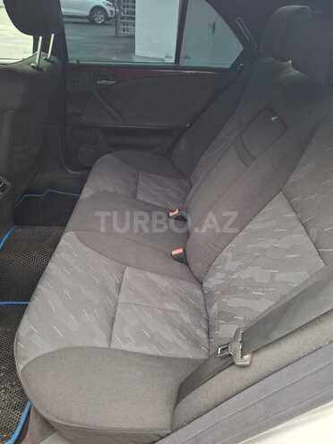 Mercedes E 220 1999, 332,000 km - 2.2 l - Bakı