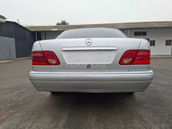 Mercedes E 220 1999, 332,000 km - 2.2 l - Bakı