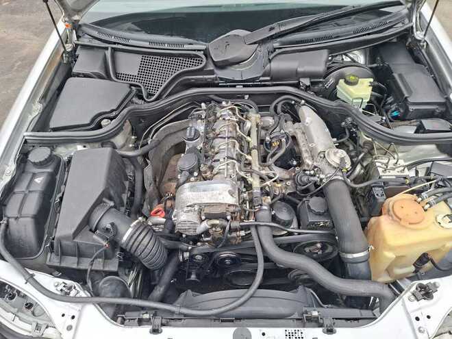 Mercedes E 220 1999, 332,000 km - 2.2 l - Bakı