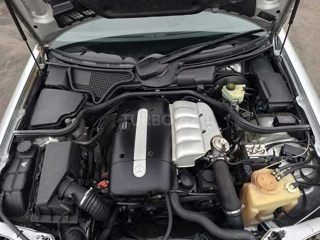 Mercedes E 220 1999, 332,000 km - 2.2 l - Bakı