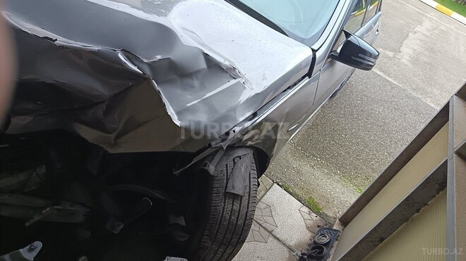 Mercedes E 250 2009, 325,000 km - 2.1 l - Bakı
