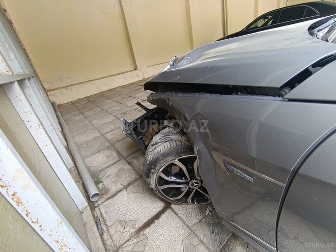 Mercedes E 250 2009, 325,000 km - 2.1 l - Bakı