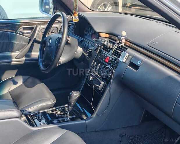 Mercedes E 320 2000, 265,000 km - 3.2 l - Bakı