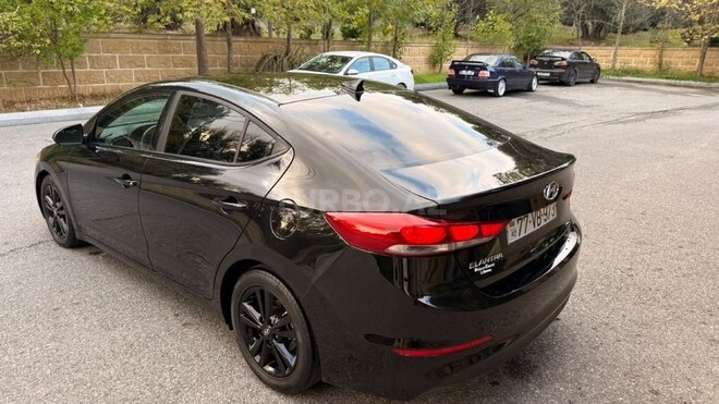 Hyundai Elantra 2018, 88,000 km - 2.0 l - Bakı