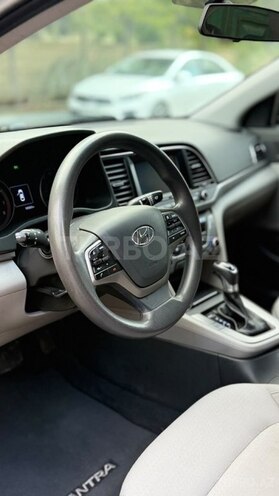 Hyundai Elantra 2018, 88,000 km - 2.0 l - Bakı