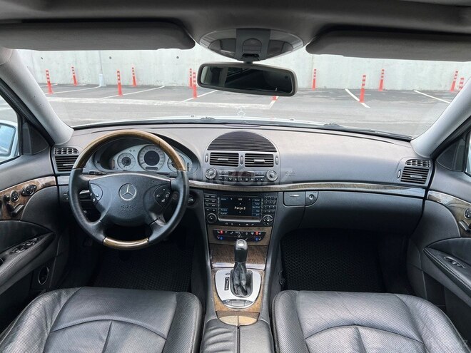 Mercedes E 320 2002, 283,680 km - 3.2 l - Bakı