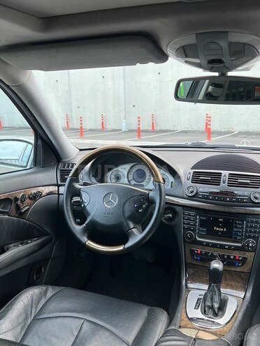 Mercedes E 320 2002, 283,680 km - 3.2 l - Bakı