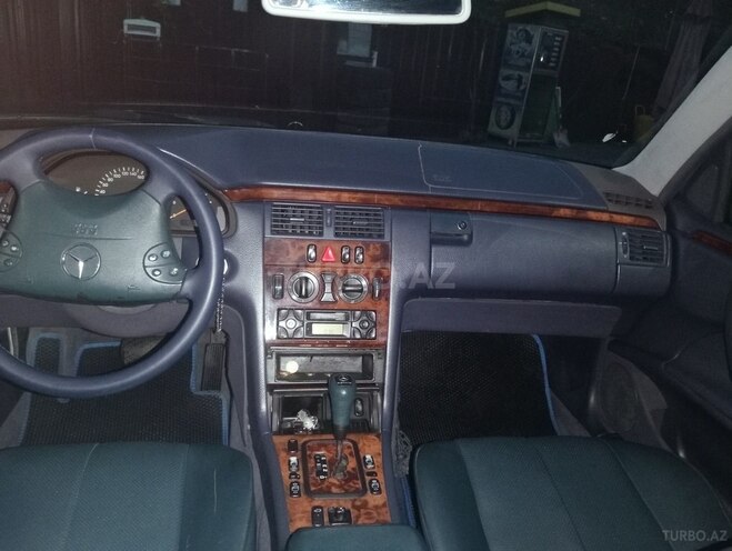 Mercedes E 270 1999, 553,333 km - 2.7 l - Zərdab
