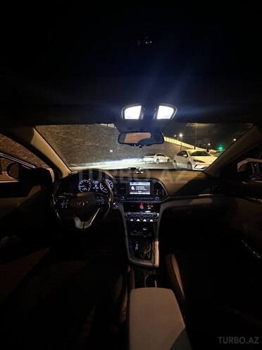 Hyundai Elantra 2019, 201,168 km - 2.0 l - Bakı