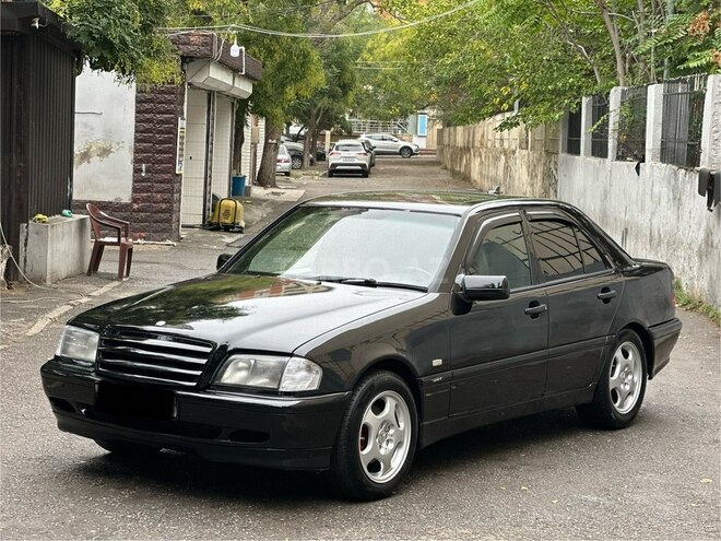 Mercedes C 240 2000, 254,725 km - 2.4 l - Bakı