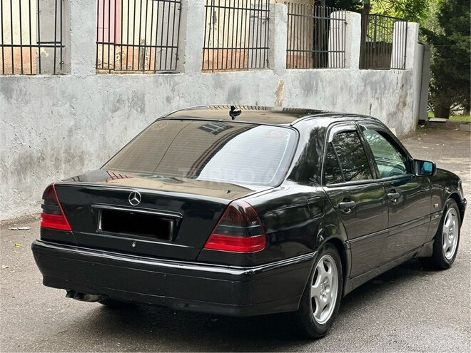 Mercedes C 240 2000, 254,725 km - 2.4 l - Bakı