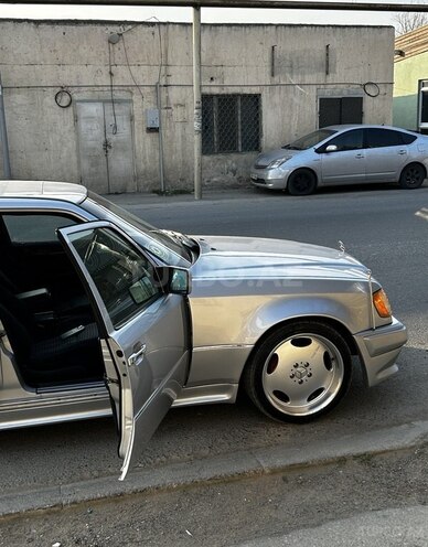 Mercedes E 280 1994, 355,000 km - 2.8 л - Bakı