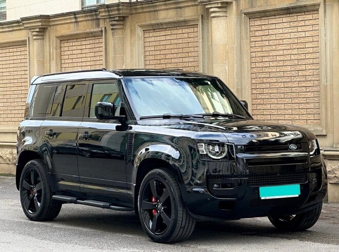 Land Rover Defender 2024, 19,000 km - 3.0 l - Bakı