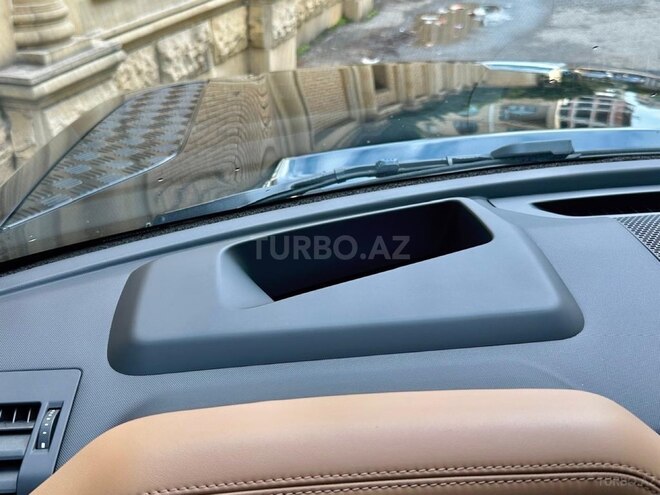 Land Rover Defender 2024, 19,000 km - 3.0 l - Bakı