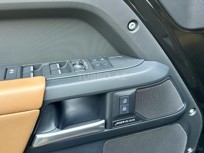 Land Rover Defender 2024, 19,000 km - 3.0 l - Bakı