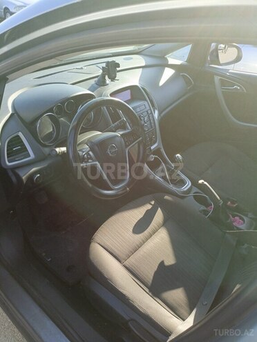 Opel Astra 2011, 299,999 km - 1.3 l - Bakı