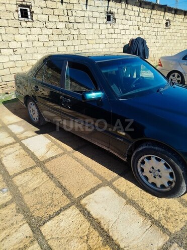 Mercedes C 180 1995, 625,550 km - 1.8 l - Qusar