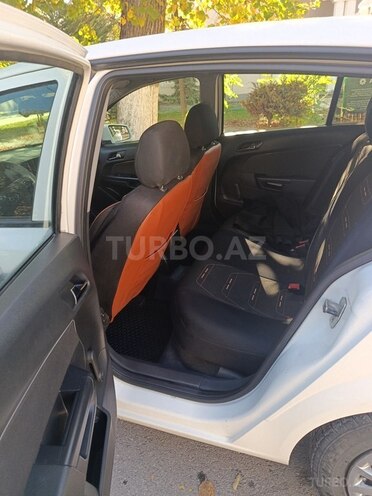 Opel Astra 2009, 290,000 km - 1.4 l - Quba