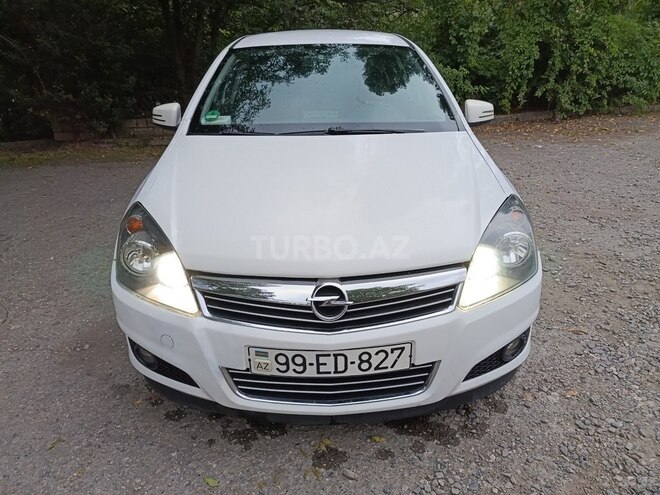 Opel Astra 2009, 290,000 km - 1.4 l - Quba