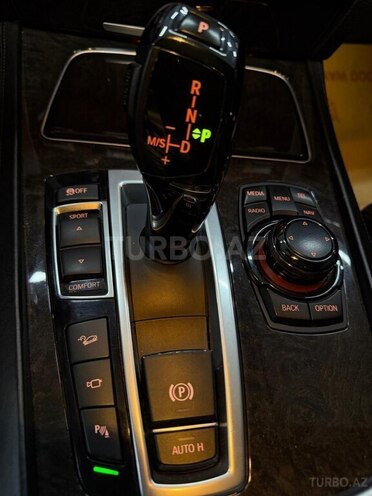 BMW 750 2012, 147,500 km - 4.4 l - Sumqayıt