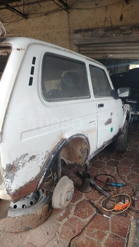 LADA (VAZ) Niva 2012, 100,000 km - 1.7 l - Salyan