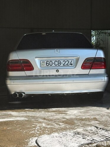 Mercedes E 320 2001, 300,000 km - 3.2 l - Tovuz