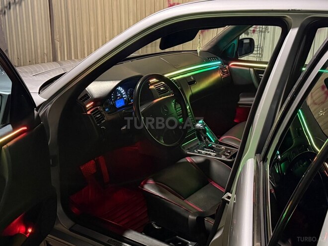 Mercedes E 320 2001, 300,000 km - 3.2 l - Tovuz
