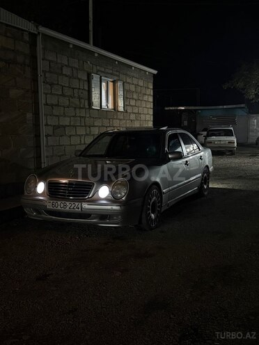 Mercedes E 320 2001, 300,000 km - 3.2 l - Tovuz