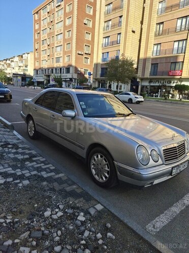 Mercedes E 240 1998, 375,745 km - 2.4 l - Bakı