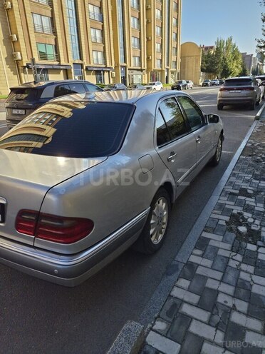 Mercedes E 240 1998, 375,745 km - 2.4 l - Bakı