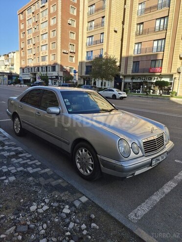 Mercedes E 240 1998, 375,745 km - 2.4 l - Bakı