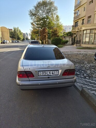 Mercedes E 240 1998, 375,745 km - 2.4 l - Bakı