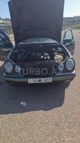 Mercedes E 240 1999, 251,530 km - 2.4 l - Cəlilabad