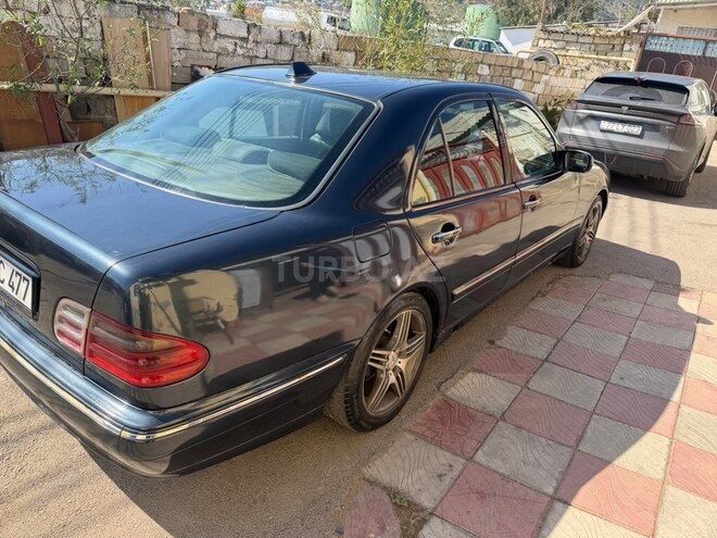 Mercedes E 200 2001, 415,000 km - 2.2 л - Bakı