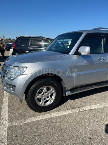 Mitsubishi Pajero 2007, 289,000 km - 3.0 л - Bakı